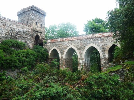 FOTKA - Hrad Btov najdete u Vranovsk pehrady