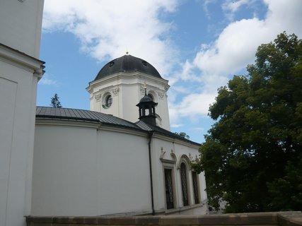 FOTKA - Ktiny naleznete v malebnm lesnatm dol