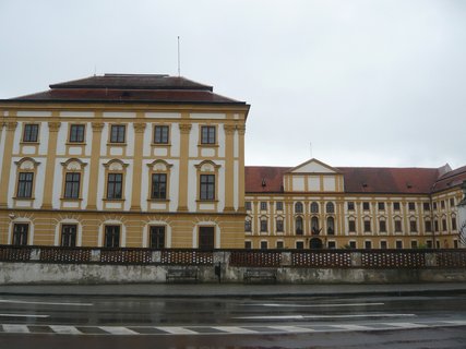 FOTKA - Jaromice nad Rokytnou se sochami na most