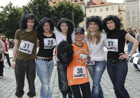 FOTKA - Ulice bela pro zchranu africkch goril