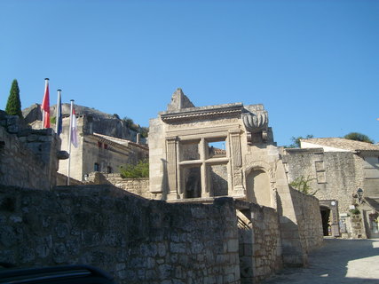 FOTKA - Stpky z Provence - msto a hrad Les Baux-de-Provence