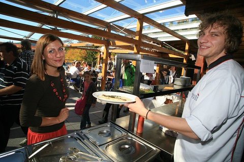 FOTKA - Umte pct frgly nebo vait klobsy? Pijete soutit na Karlovsk gastrofestival