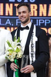 FOTKA - esk vtz Mue roku zabodoval na Mister International!