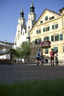 FOTKA - Nejkrsnj msta Jinho Tyrolska: tipy na zastvku cestou k moi