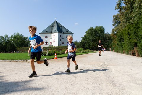 FOTKA - Bh pro Pam nroda jednotliv i s rodinou po vyznaench trasch