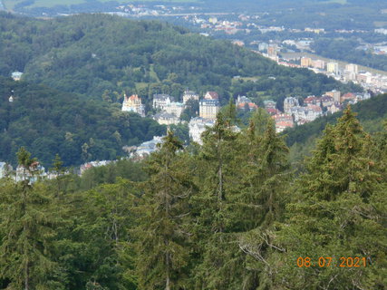 FOTKA - Prochzka s vhledy na Karlovy Vary