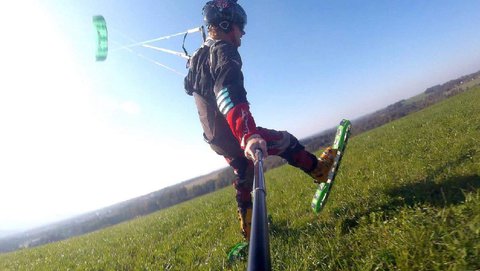 FOTKA - Kiting, rychle se rozvjejc adrenalinov sport