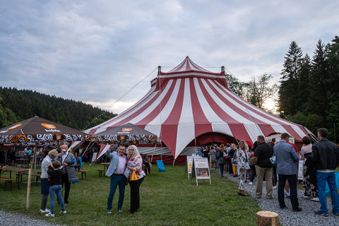 FOTKA - Tden kultury piveze Hemnka, Prachae i Chantal Poullain, koncerty a Rodinn den