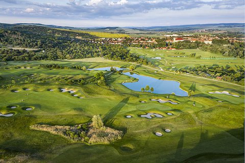 FOTKA - Zahrajte si na top golfovch mstech tohoto roku