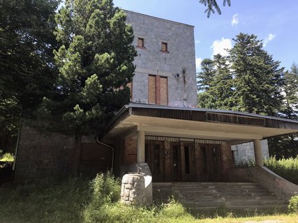 FOTKA - Smutn pomnk v Tatransk Lomnici