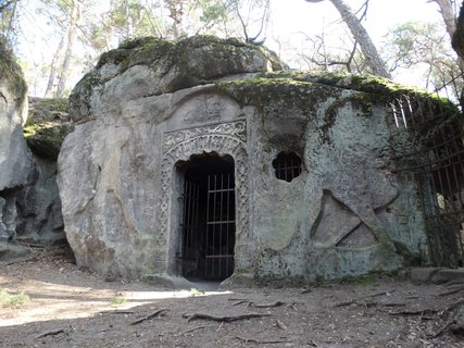 FOTKA - I tady jsme byli - krsa ukryt ve skalch