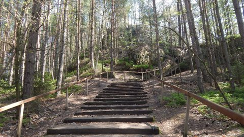 FOTKA - I tady jsme byli - krsa ukryt ve skalch