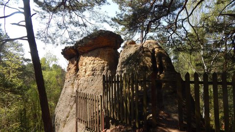 FOTKA - I tady jsme byli - krsa ukryt ve skalch