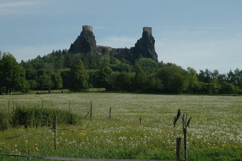 FOTKA - Krajinou pbh eskch hrad znmch i neznmch