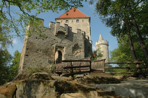 FOTKA - Krajinou pbh eskch hrad znmch i neznmch