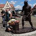 Turist v Bardejov rdi strkaj hlavy pod katovu sekeru